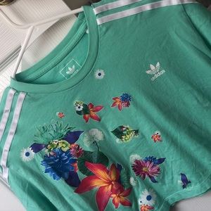 Cropped mint green Adidas shirt